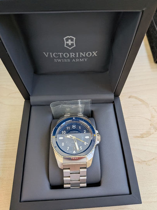 Victorinox Swiss Army 241898 Alliance Mechanical Automatic Date Analog Watch Men