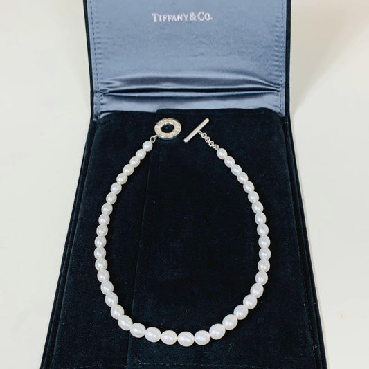 Excellent Tiffany & Co Oval Freshwater pearl Silver 925 Toggle Necklace W/Case