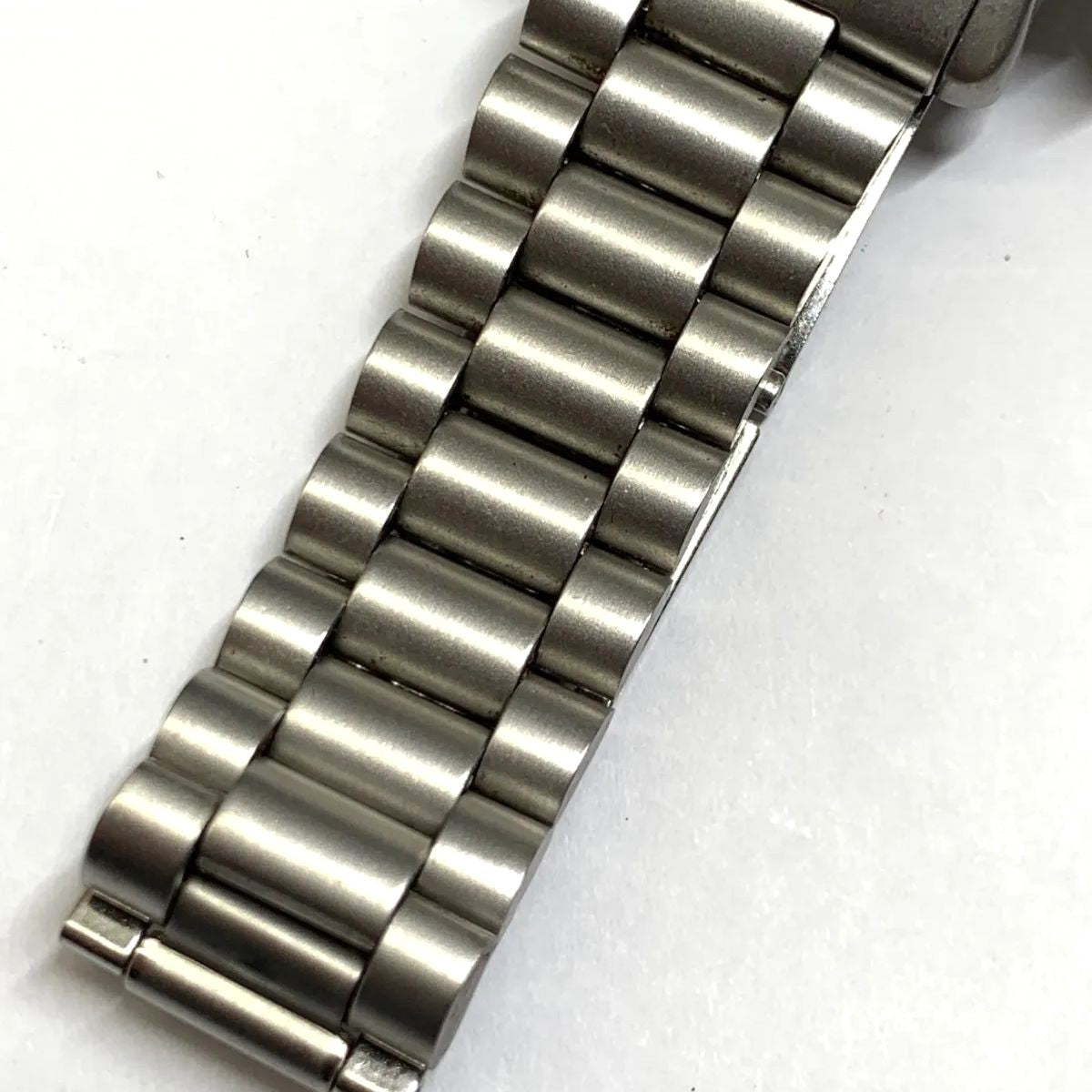 Casio MD-705 Quartz Diver Watch Day-Date 20 Bar Water Resist Silver Used Japan