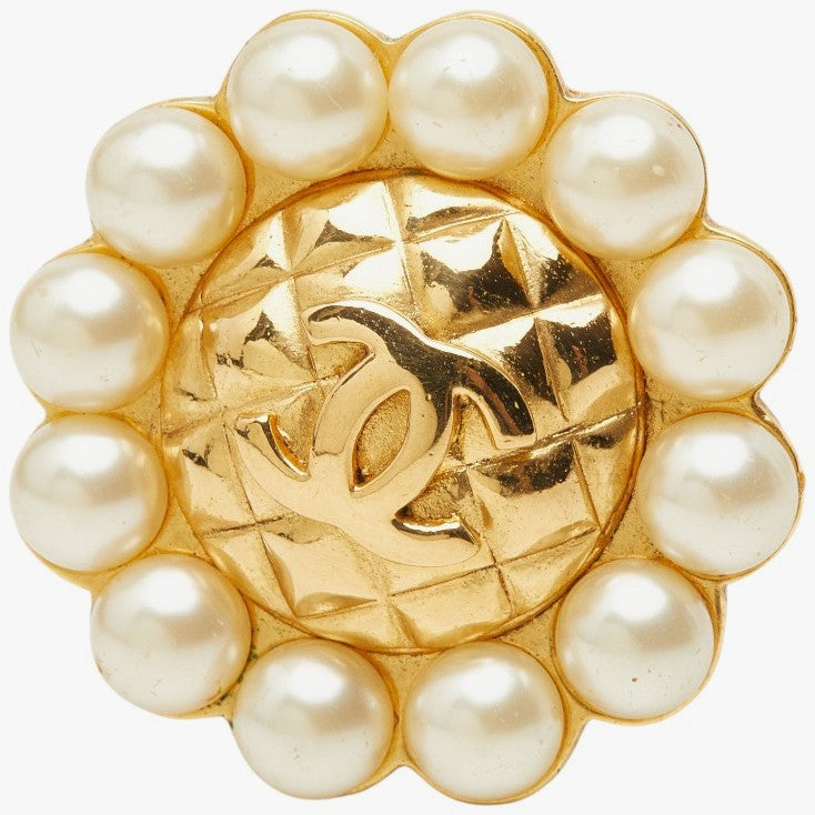 CHANEL CC Logo Matelasse Faux Pearl Clip-On Earring Gold Tone Vintage 42mm Used