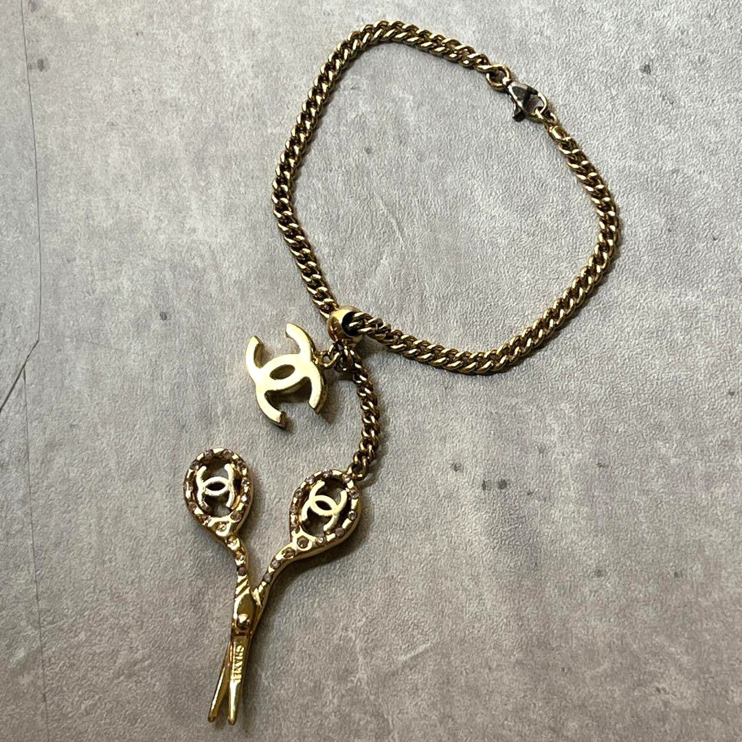 CHANEL CC Logo Scissor Charm Bracelet Gold Tone Vintage 2002 Spring 18cm Used