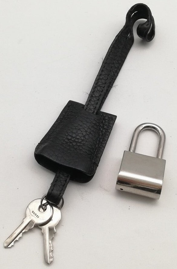 GUCCI Padlock Cadena Clochette Key Holder Silver Tone Metal Lock Set Authentic