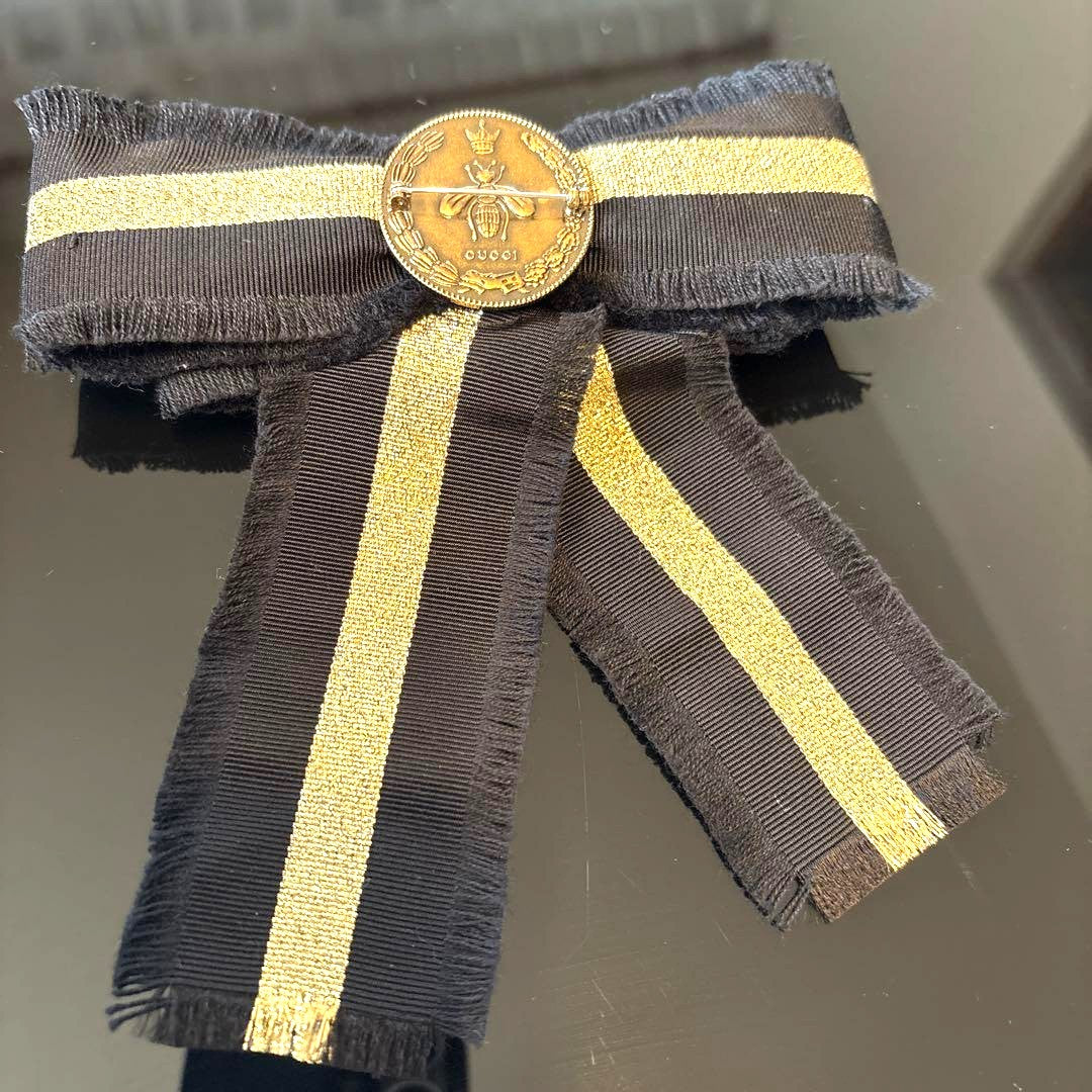 GUCCI Ribbon Bow Brooch Pin Black Gold Canvas Pearl Bijou Vintage Authentic Used