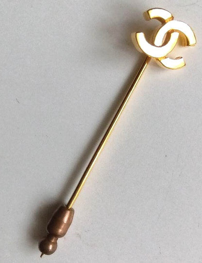 CHANEL CC Logo Gold Tone Stick Pin Brooch Lapel Hat Pin 5.5cm(2.2in) Authentic