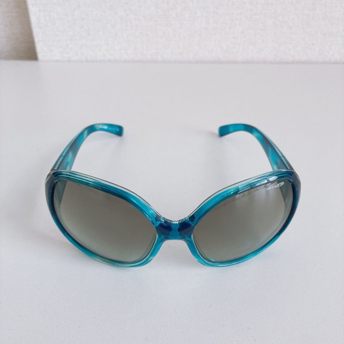 Arnette Y2K Oversized Sunglasses Clear Blue Gradation Lens Womens 4.9in Vintage