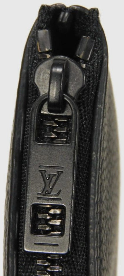Louis Vuitton Aerogram Pochette Cle Key Coin Case M81031 Black Taurillon Noir
