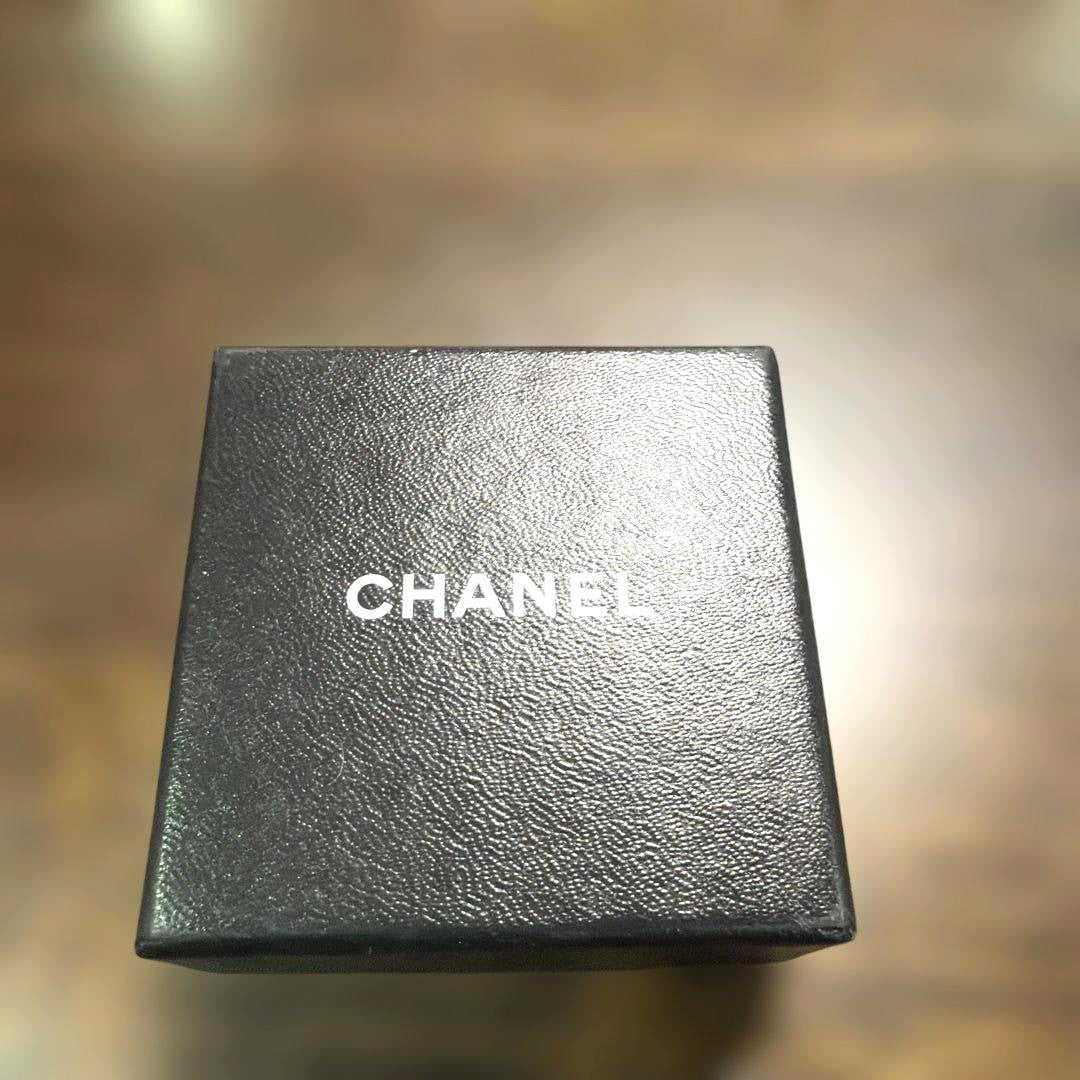 CHANEL CC Logo Star Motif Black Enamel Gold Tone Clip-On Earrings Authentic Used