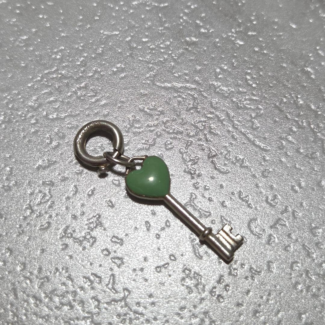 Tiffany & Co Key Charm Pendant Top Silver 925 Green Heart Enamel Sterling 3.5cm