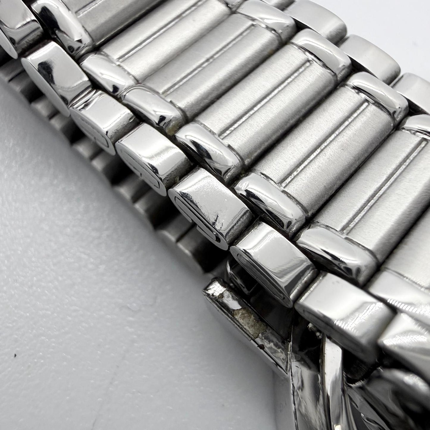 Tiffany & Co Atlas M0640 Unisex Quartz Watch Silver Stainless Steel Swiss Made