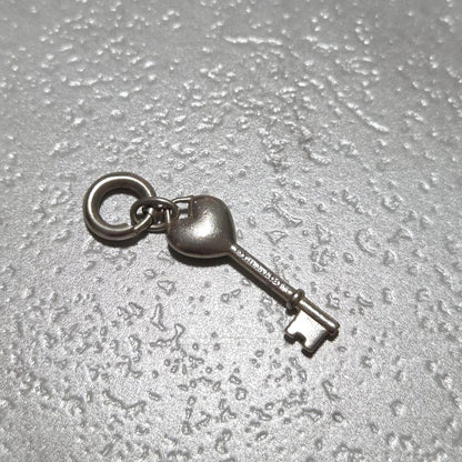 Tiffany & Co Key Charm Pendant Top Silver 925 Green Heart Enamel Sterling 3.5cm