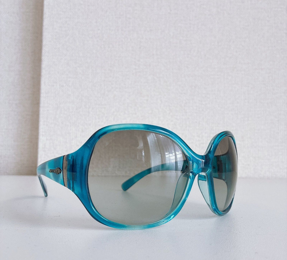Arnette Y2K Oversized Sunglasses Clear Blue Gradation Lens Womens 4.9in Vintage