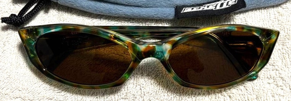 ARNETTE Mantis Vintage Sunglasses Green Camo Pattern Frame Case