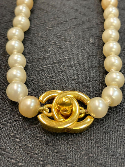 CHANEL CC Turnlock Faux Pearl Necklace Cream Gold Hardware Vintage Authentic