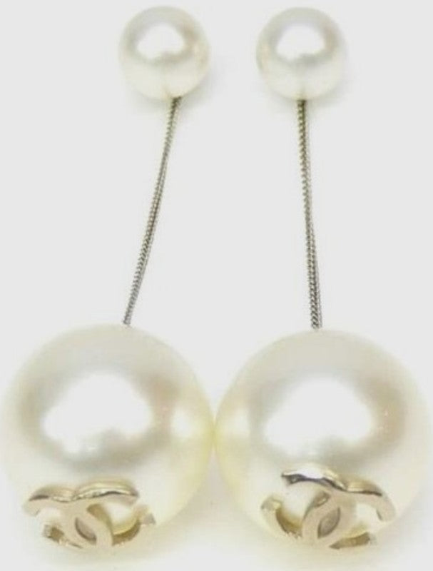 CHANEL CC Logo Faux Pearl Drop Dangle Earrings Cream Silver Chain Pre-Owned