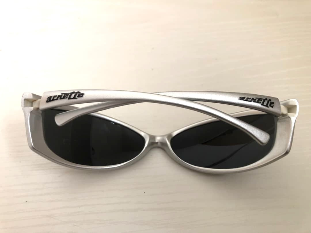 ARNETTE Vintage Wraparound Sunglasses Silver Frame Dark Lens Y2K Sporty Style
