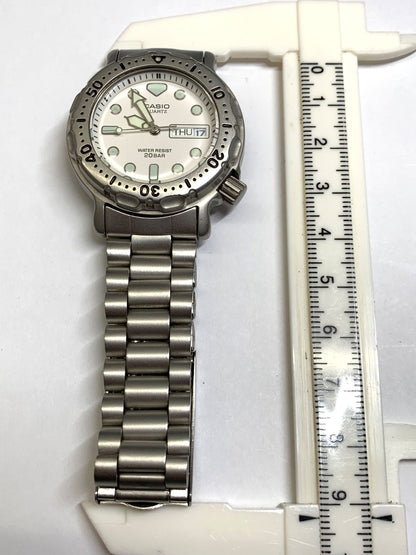 Casio MD-705 Quartz Diver Watch Day-Date 20 Bar Water Resist Silver Used Japan