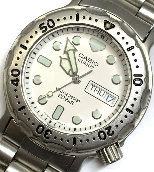 Casio MD-705 Quartz Diver Watch Day-Date 20 Bar Water Resist Silver Used Japan