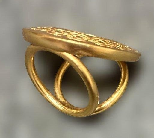 Salvatore Ferragamo Scarf Ring Gold Tone Chain Motif Women Vintage Jewelry