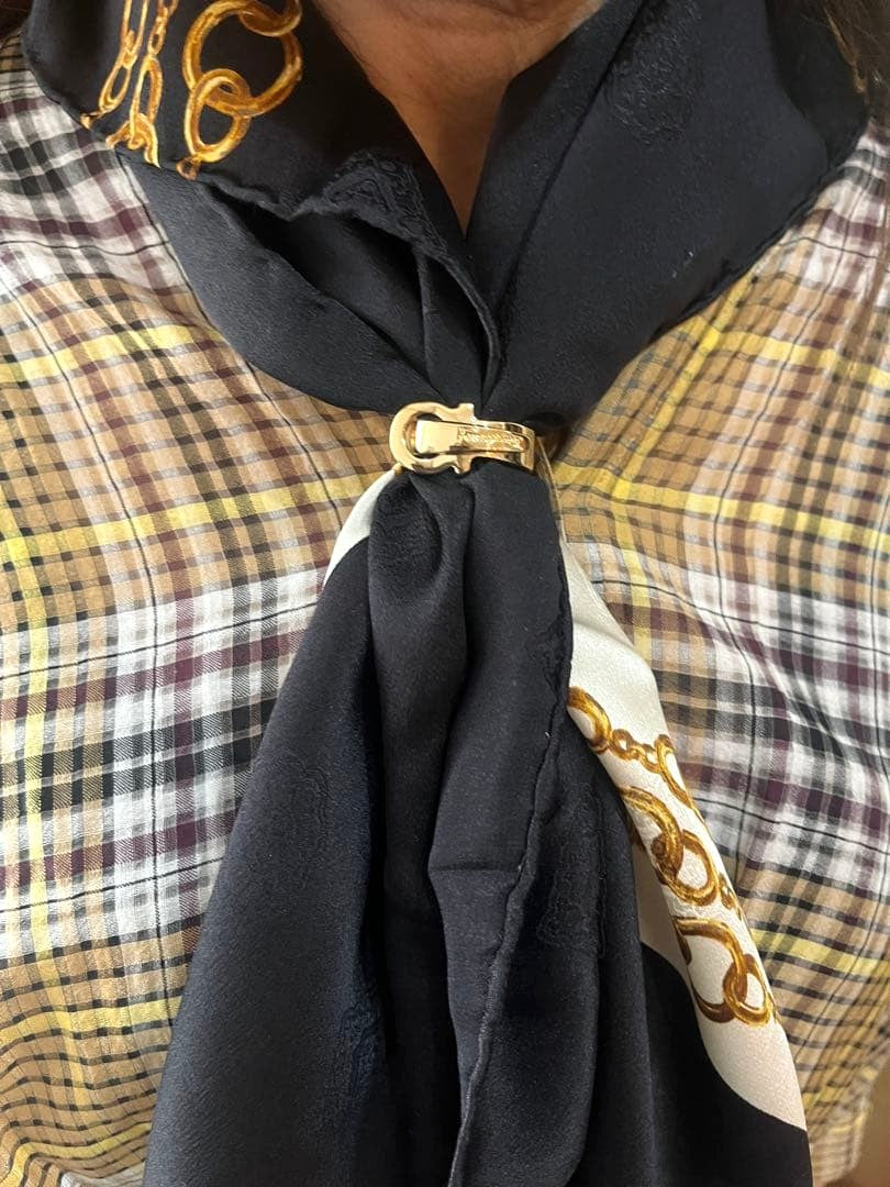 Salvatore Ferragamo Scarf Ring Gancini Gold Tone Metal Scarf Clip Italy Unused