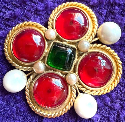 CHANEL Vintage Brooch Gripoix Red Green Glass Pearl Gold HW Made in France Used