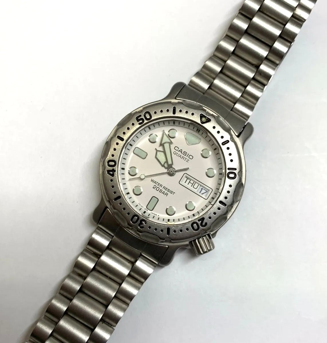 Casio MD-705 Quartz Diver Watch Day-Date 20 Bar Water Resist Silver Used Japan