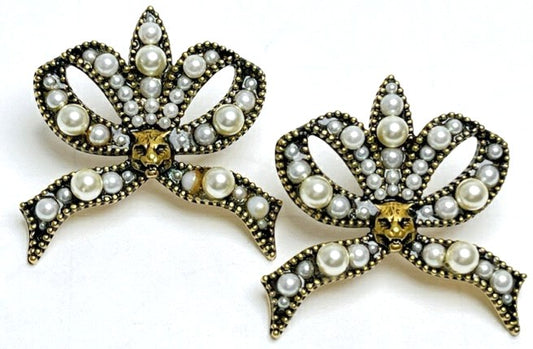 GUCCI Cat Ribbon Bow Pearl Earrings Antique Gold Tone Faux Pearl Stud Authentic