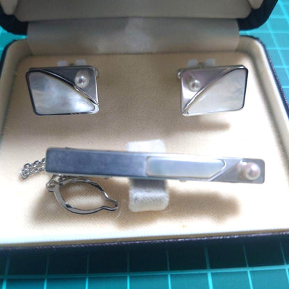 Mikimoto Pearl Island Cufflinks Tie Bar Set Silver Mother of Pearl Vintage Japan