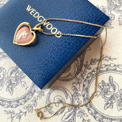 WEDGWOOD Jasperware Heart Pendant Necklace Pink Cupid Angel Gold Tone 45cm 17.7"