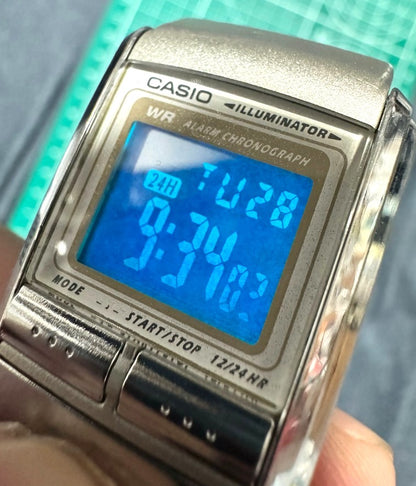 Casio LA-200 Women Digital Watch Alarm Chronograph Silver Steel Malaysia Used