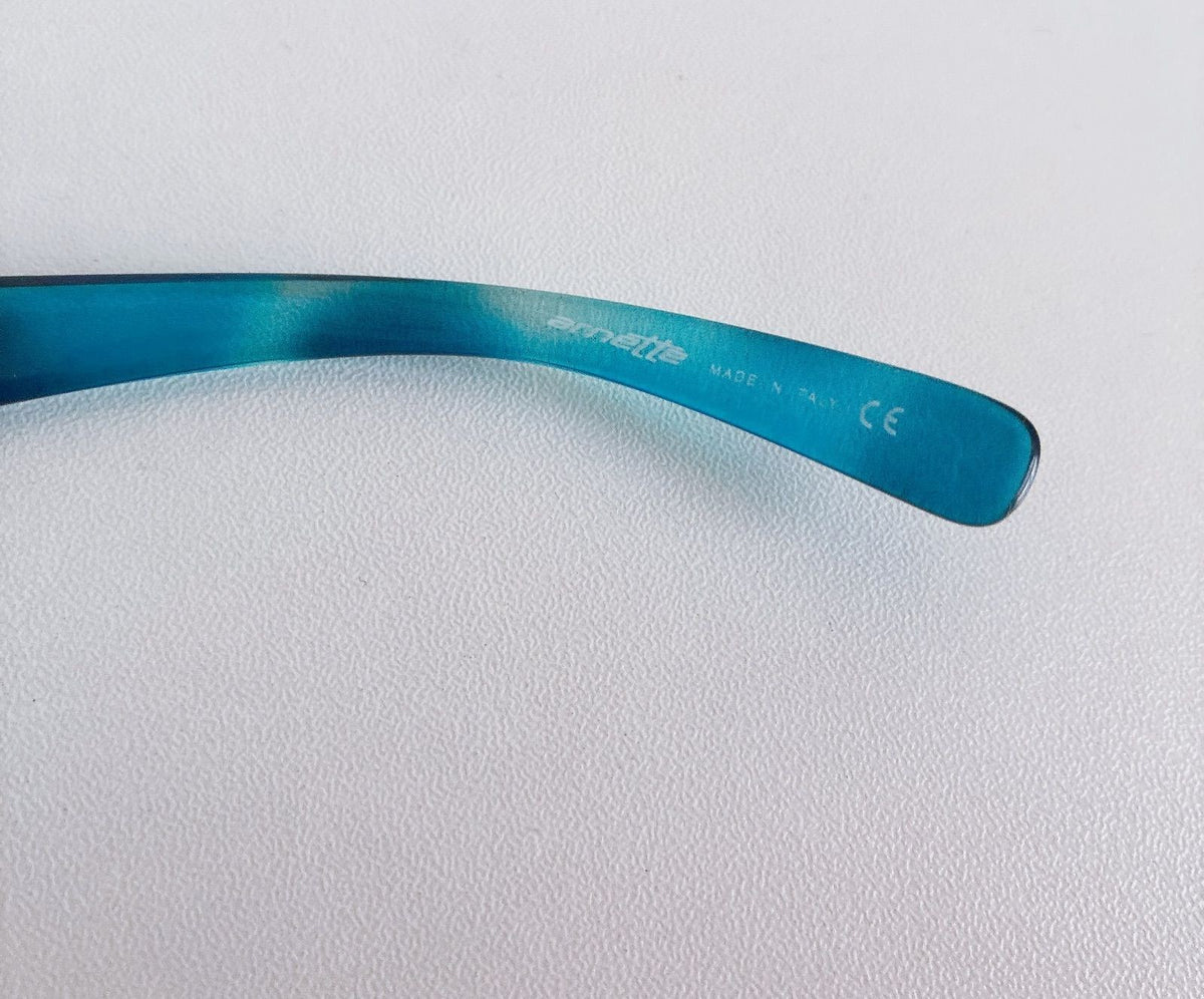 Arnette Y2K Oversized Sunglasses Clear Blue Gradation Lens Womens 4.9in Vintage