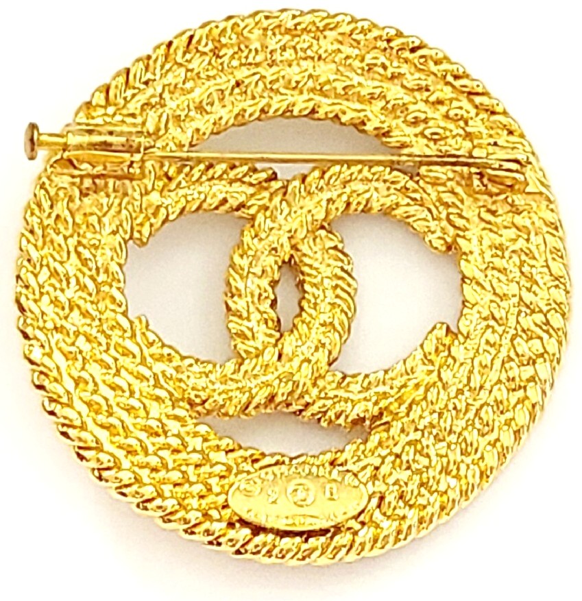 CHANEL CC Logo Circle Brooch Gold-Tone Chain Rope Pin Vintage 1993 48mm Auth