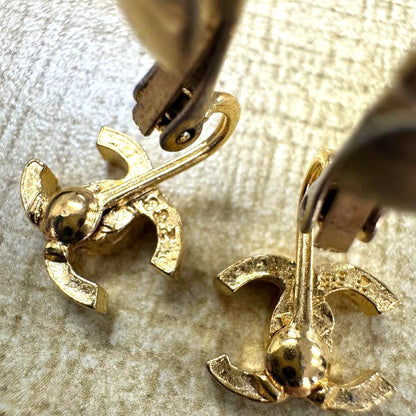 CHANEL CC Logo Clip-On Earrings Gold Tone GP Vintage Authentic Pair 1.2cm