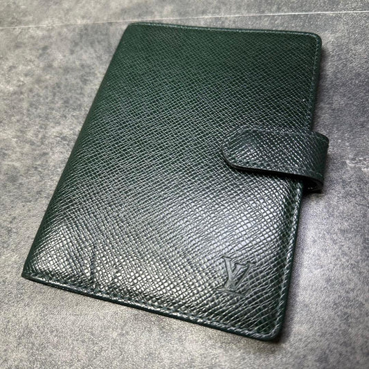 Authentic LOUIS VUITTON Taiga Agenda PM  Day Planner Cover Epicea CA0969