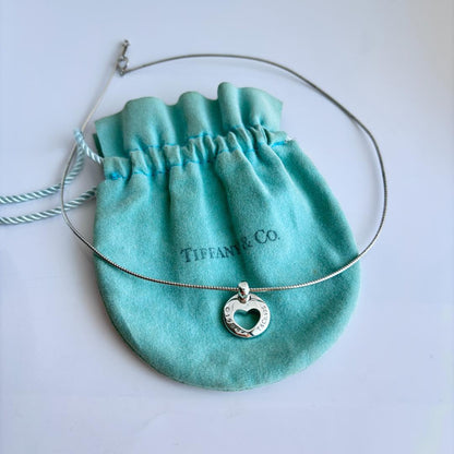 Excellent Tiffany & Co Silver 925 Cutout Heart Round Necklace Snake Chain 39cm