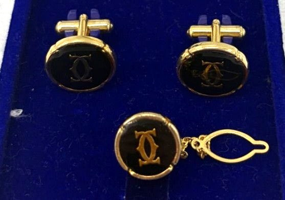 Cartier Cufflinks Tie Pin 3pc Set Gold Black Enamel 2C Logo Mens Case Vintage