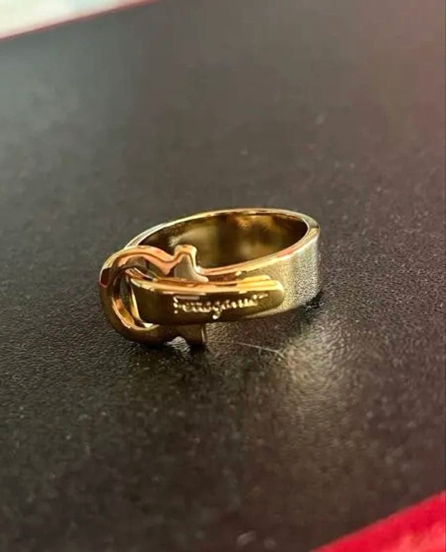 Salvatore Ferragamo Scarf Ring Gancini Gold Tone Metal Scarf Clip Italy Unused