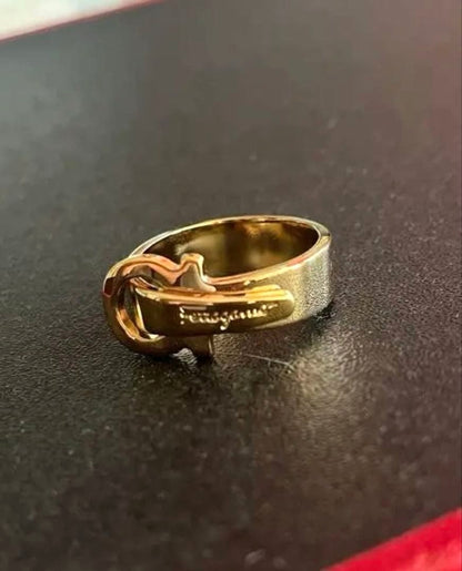 Salvatore Ferragamo Scarf Ring Gancini Gold Tone Metal Scarf Clip Italy Unused