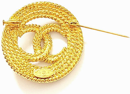 CHANEL CC Logo Circle Brooch Gold-Tone Chain Rope Pin Vintage 1993 48mm Auth