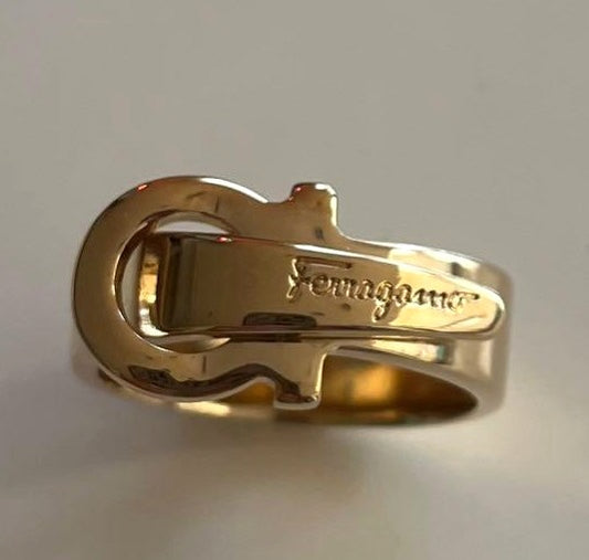 Salvatore Ferragamo Scarf Ring Gancini Gold Tone Metal Scarf Clip Italy Unused
