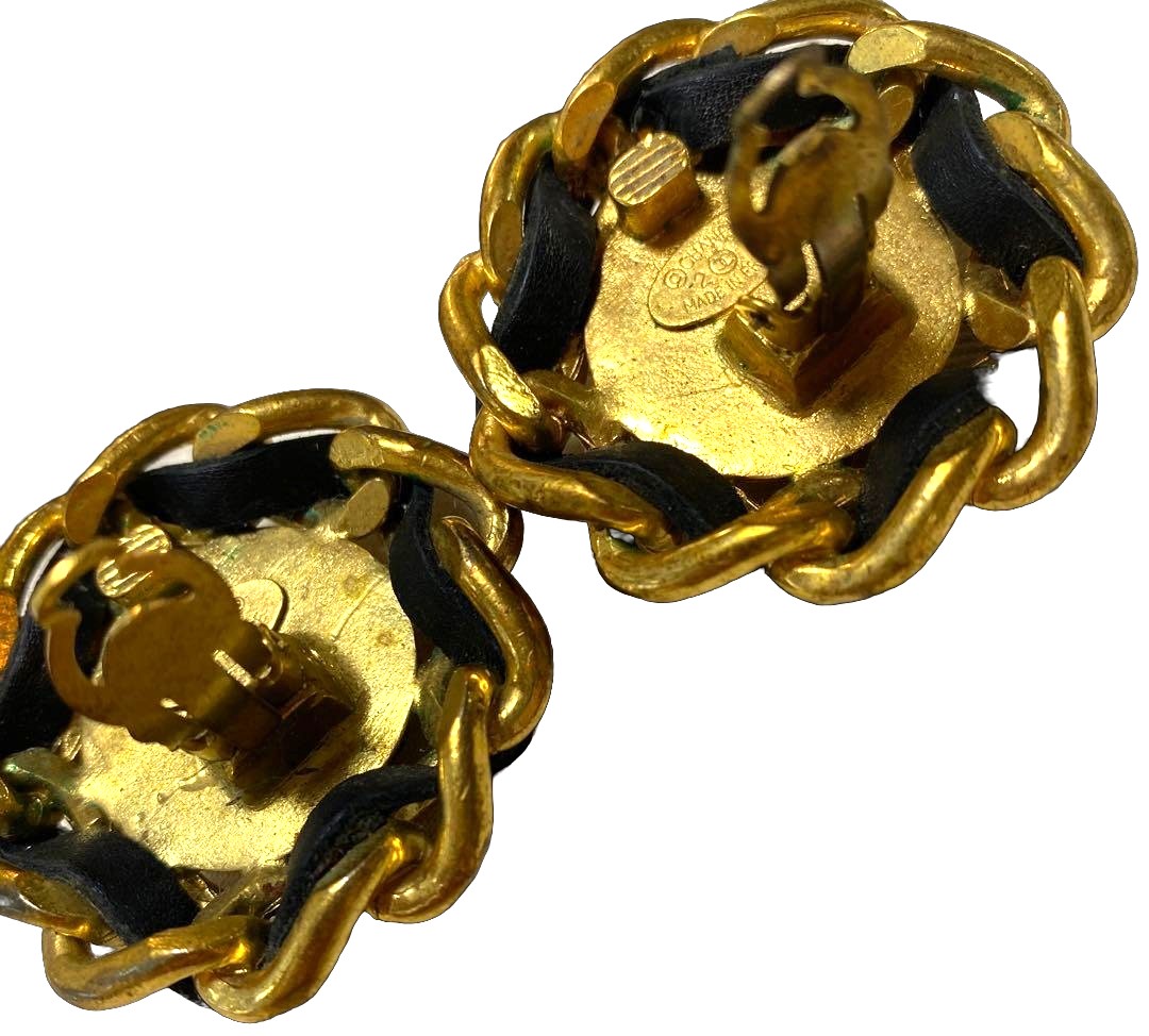 CHANEL CC Logo Chain Leather Clip-On Earrings Gold Black Large 4cm Vintage Used