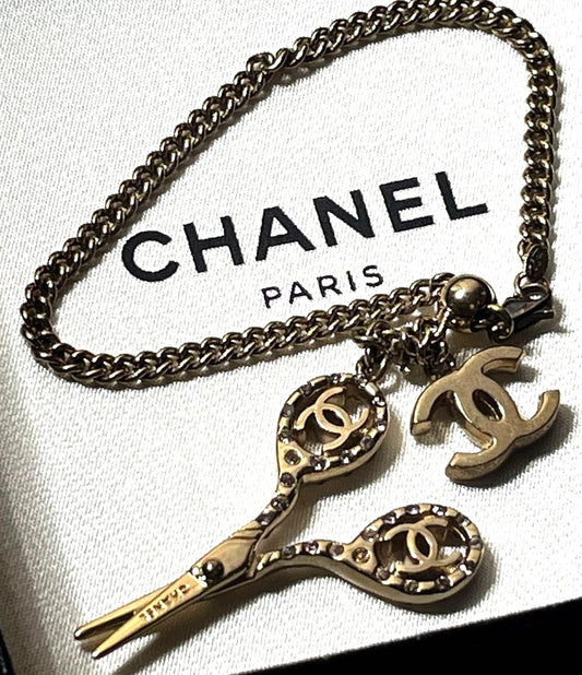 CHANEL CC Logo Scissor Charm Bracelet Gold Tone Vintage 2002 Spring 18cm Used