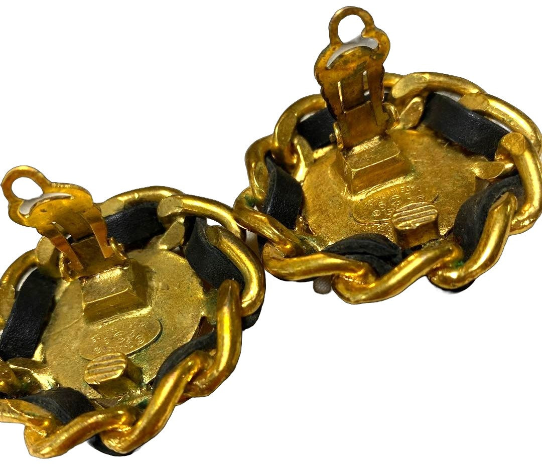CHANEL CC Logo Chain Leather Clip-On Earrings Gold Black Large 4cm Vintage Used