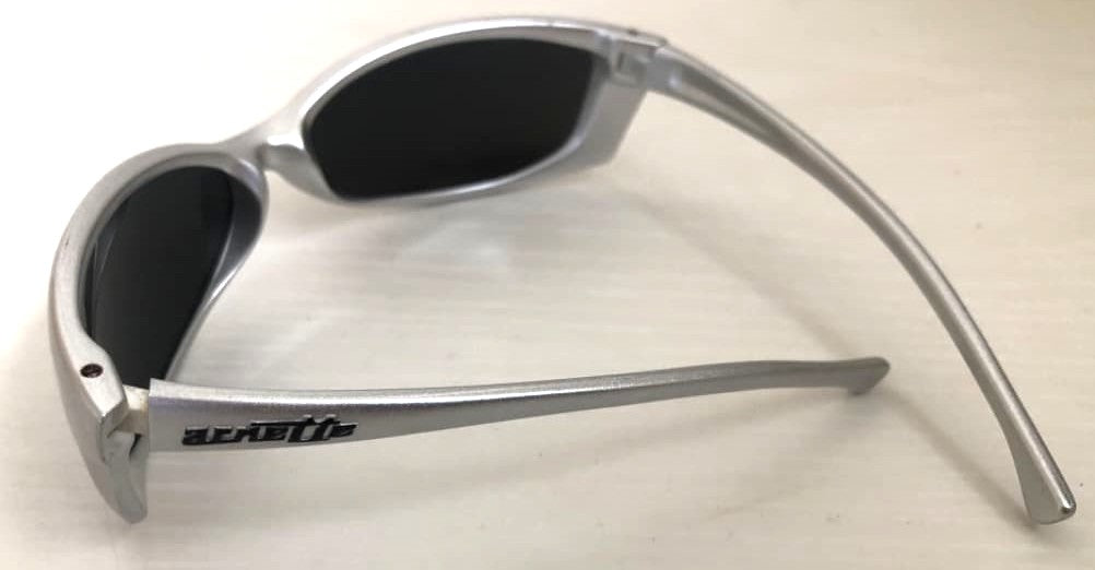ARNETTE Vintage Wraparound Sunglasses Silver Frame Dark Lens Y2K Sporty Style